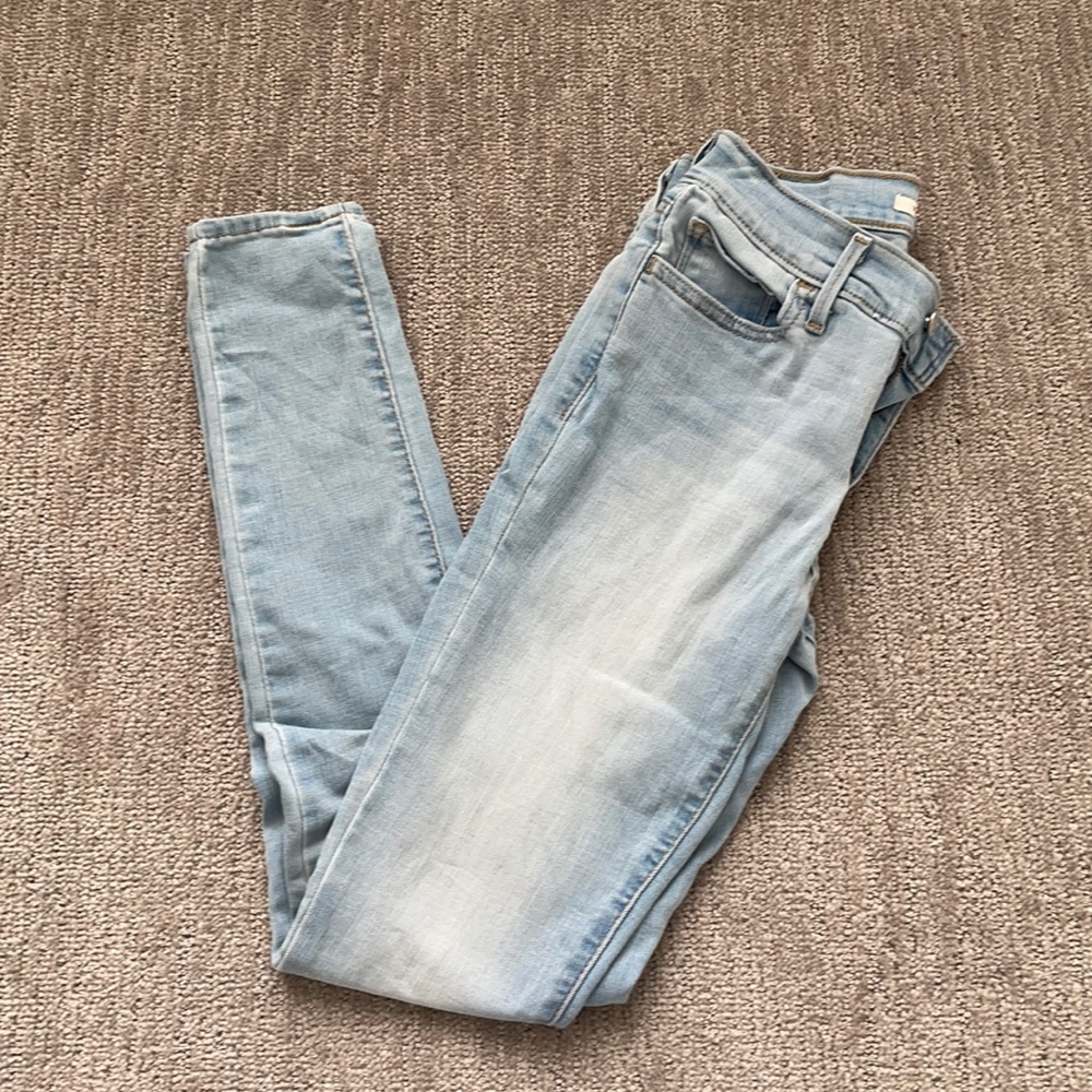 light wash size 26 skinny jeans
